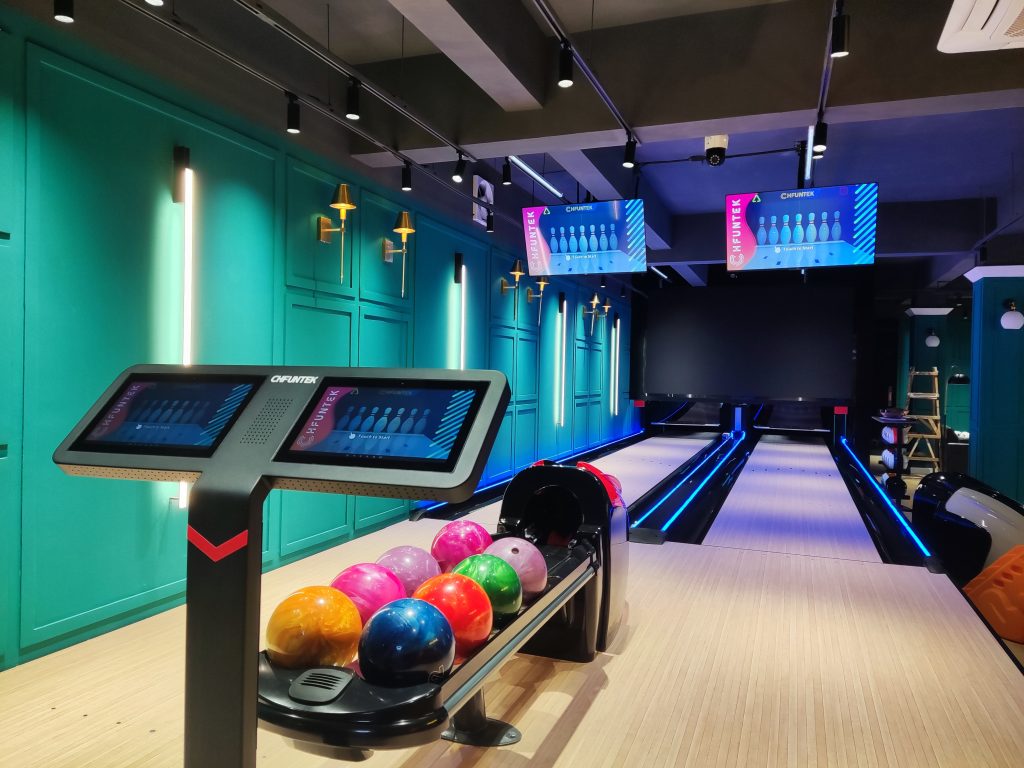 CHFUNTEK-bowling-showroom-scaled